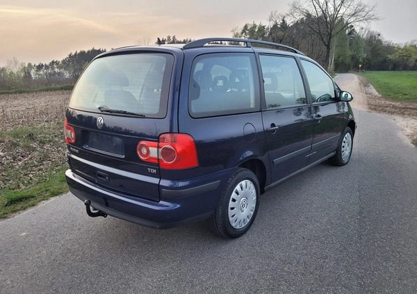 Volkswagen Sharan cena 17999 przebieg: 197000, rok produkcji 2007 z Chełmno małe 781